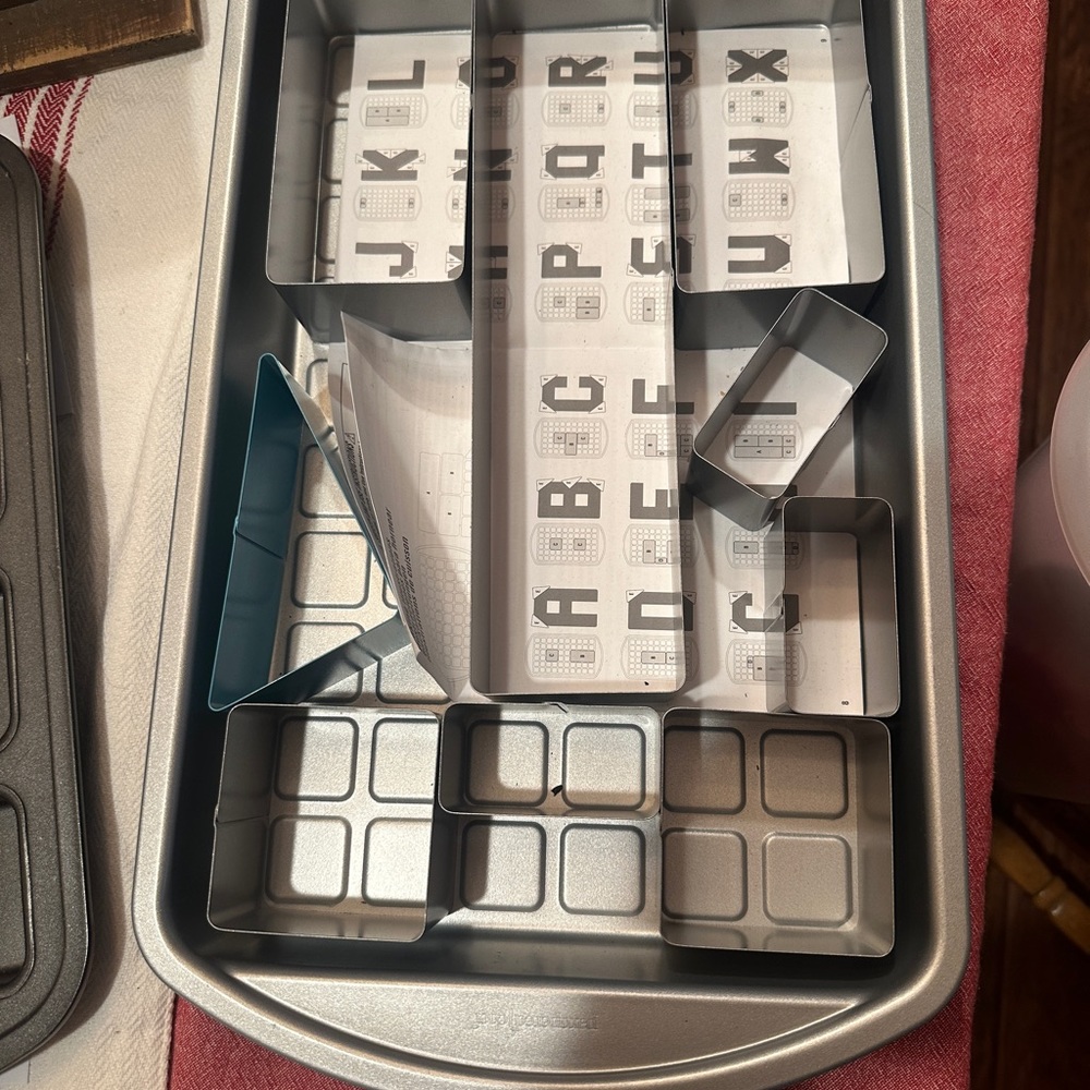 Pampered chef number/letter baking pan